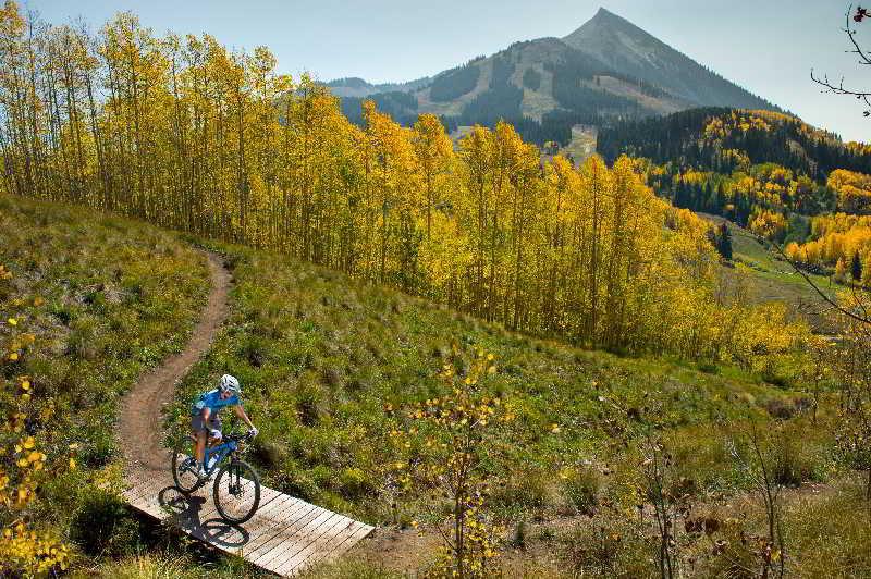 格兰德洛奇套房酒店 Mount Crested Butte 外观 照片