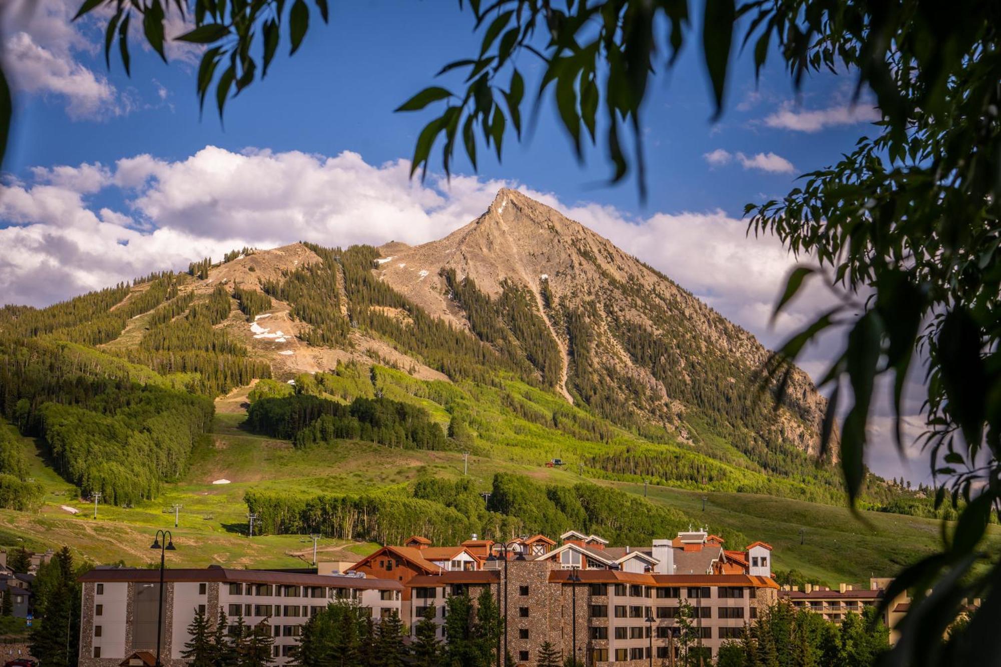 格兰德洛奇套房酒店 Mount Crested Butte 外观 照片