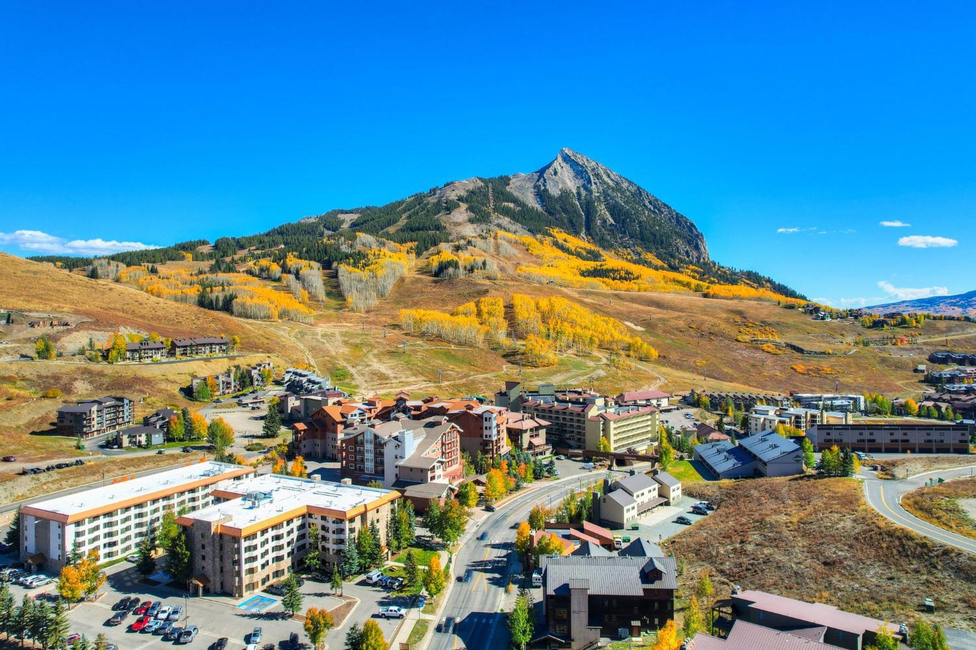 格兰德洛奇套房酒店 Mount Crested Butte 外观 照片