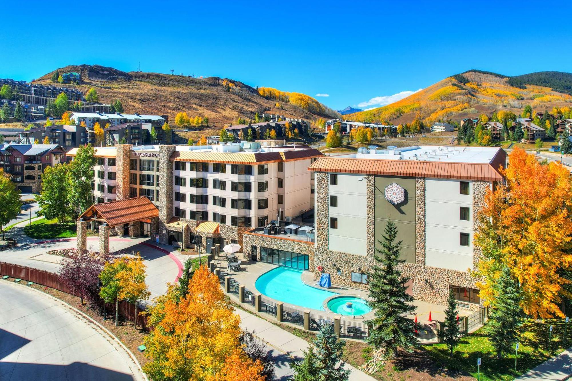 格兰德洛奇套房酒店 Mount Crested Butte 外观 照片